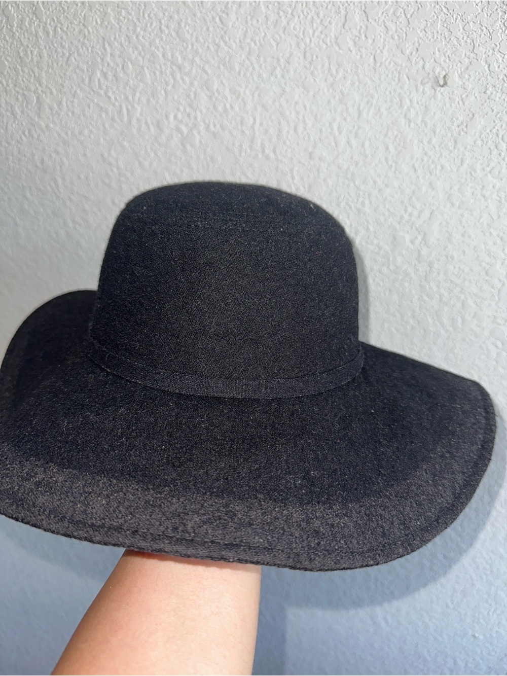 Classic Black Women's Wool Cloche Hat - Picture 5 of 7